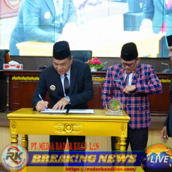 Bupati Muba dan DPRD Tandatangani Keputusan Bersama Tiga Raperda Strategis Kabupaten Muba Tahun 2025 Disetujui