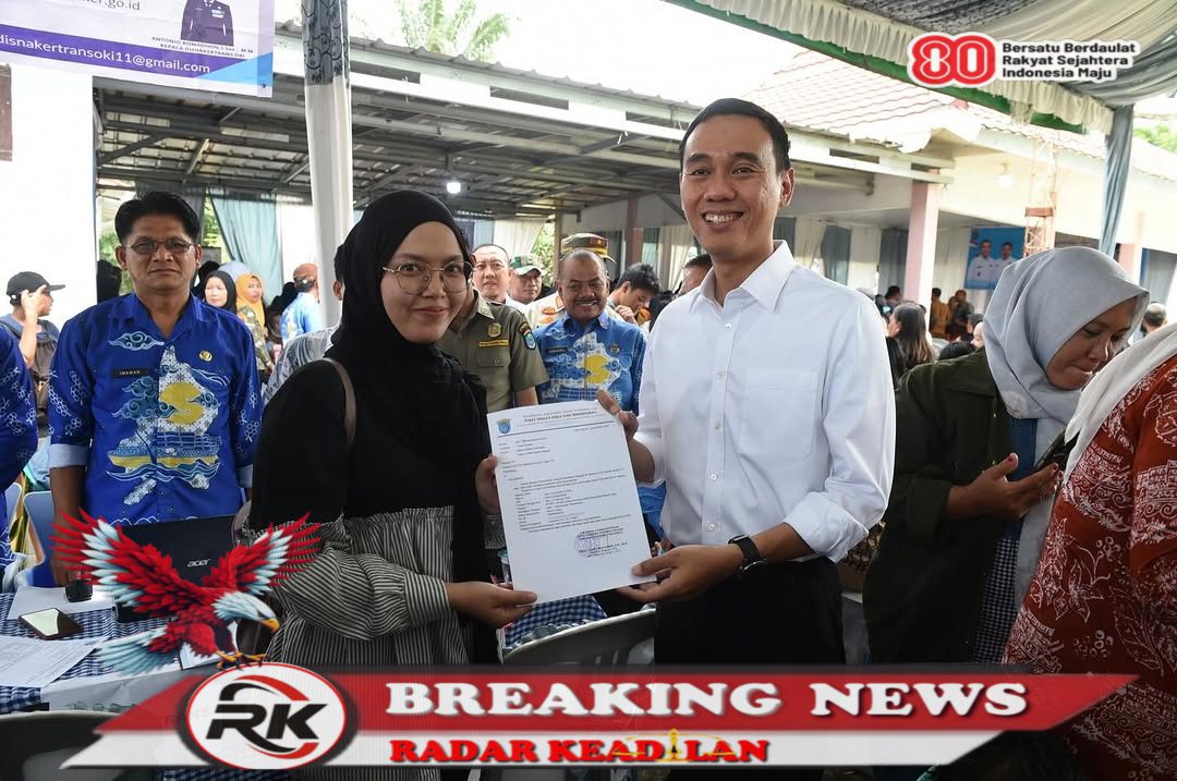 Kabupaten OKI Gemparkan Dunia Pelayanan Publik: Bupati Muchendi 'Jemput Bola' Layani Warga di Pelosok Kecamatan!