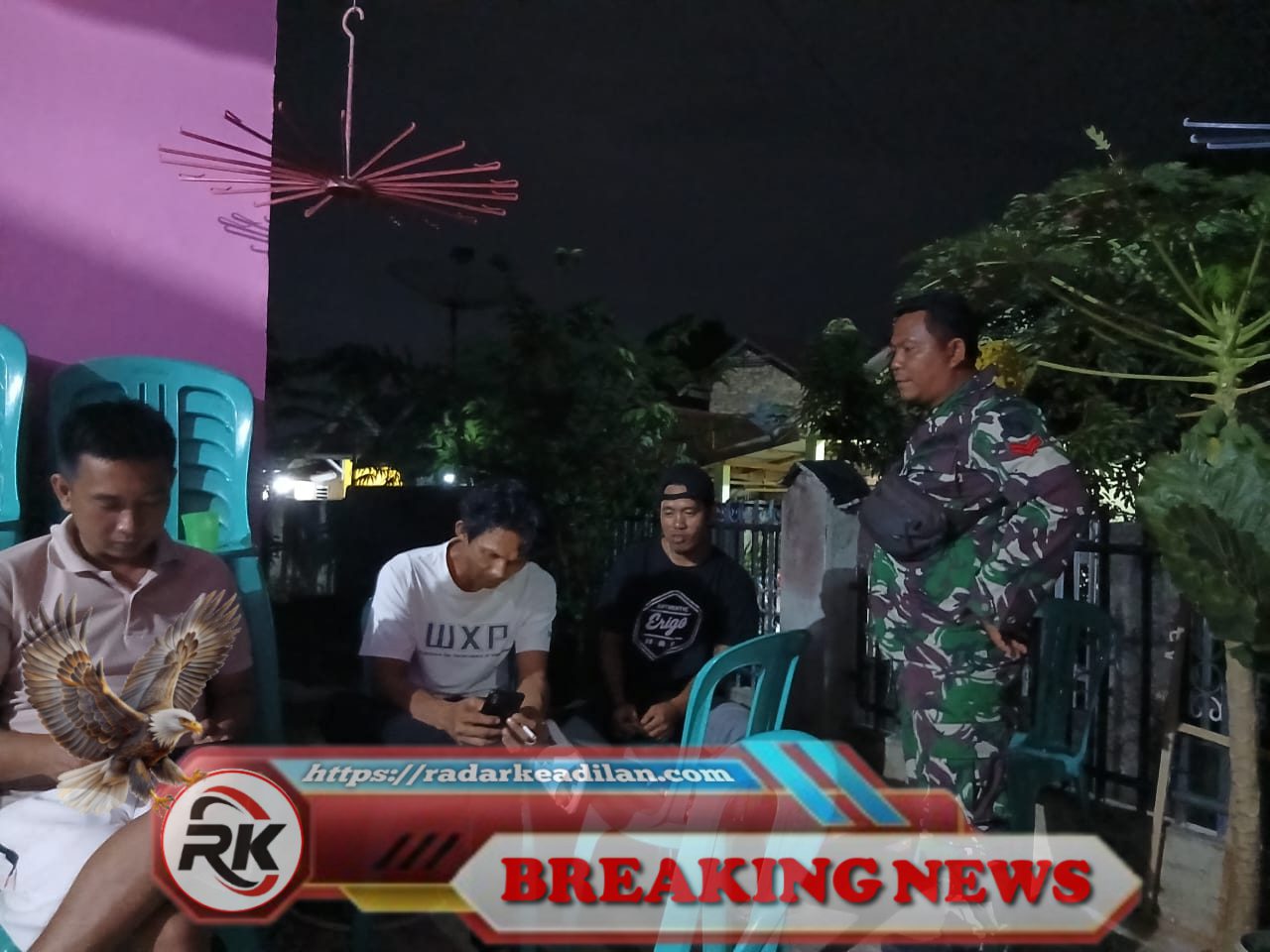 Patroli Rutin Kopka Ramdani: Jaga Keamanan Desa Kuang Dalam Barat di Malam Hari