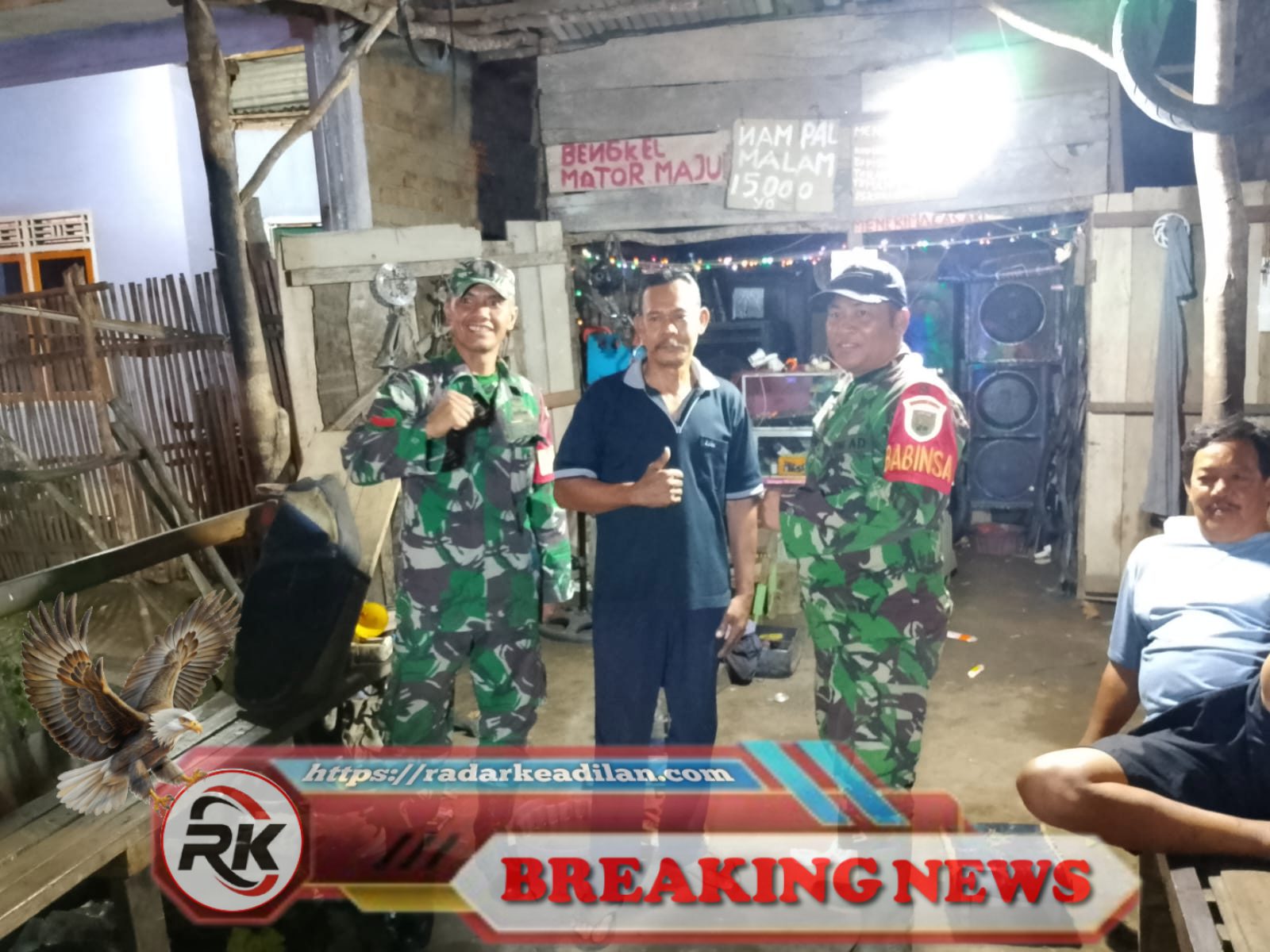 Jaga Malam, Babinsa dan Warga Pedamaran VI Gencarkan Siskamling: Keamanan Terjaga, Silaturahmi Terpelihara!