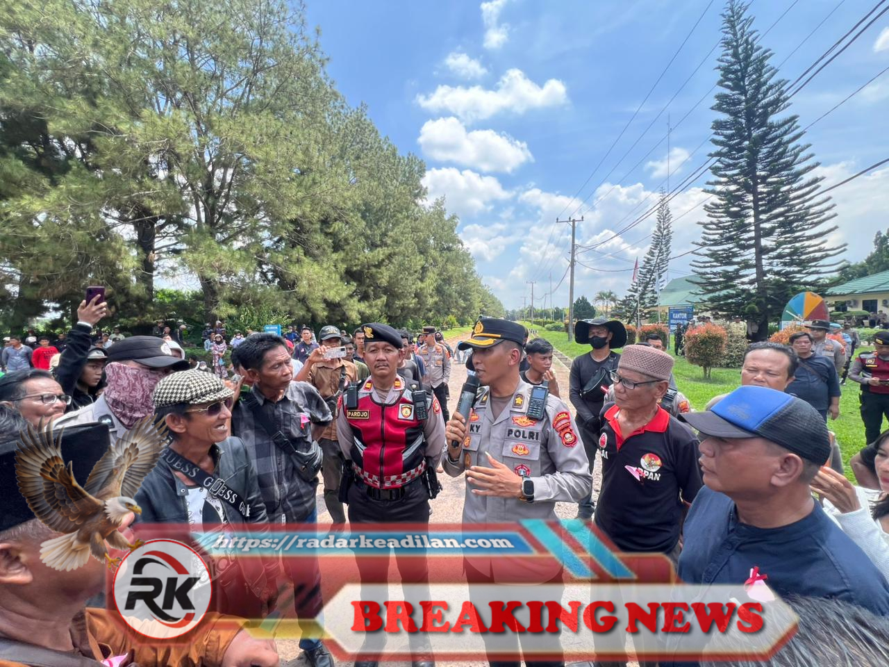 Polres OKI Kawal Aksi Warga Pedamaran Tuntut Ganti Rugi Lahan 800 Hektare