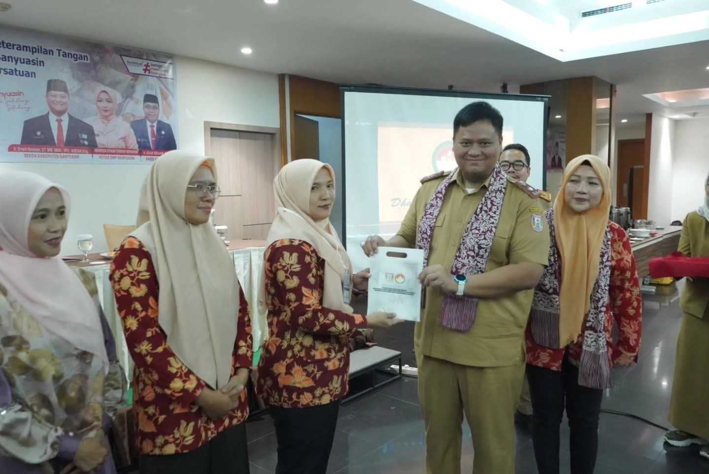 Pelatihan Teknik Eco Cetak dan Pengolahan Kain Batik Banyuasin Digelar, Dorong Pemberdayaan Ekonomi dan Daya Saing Produk Lokal