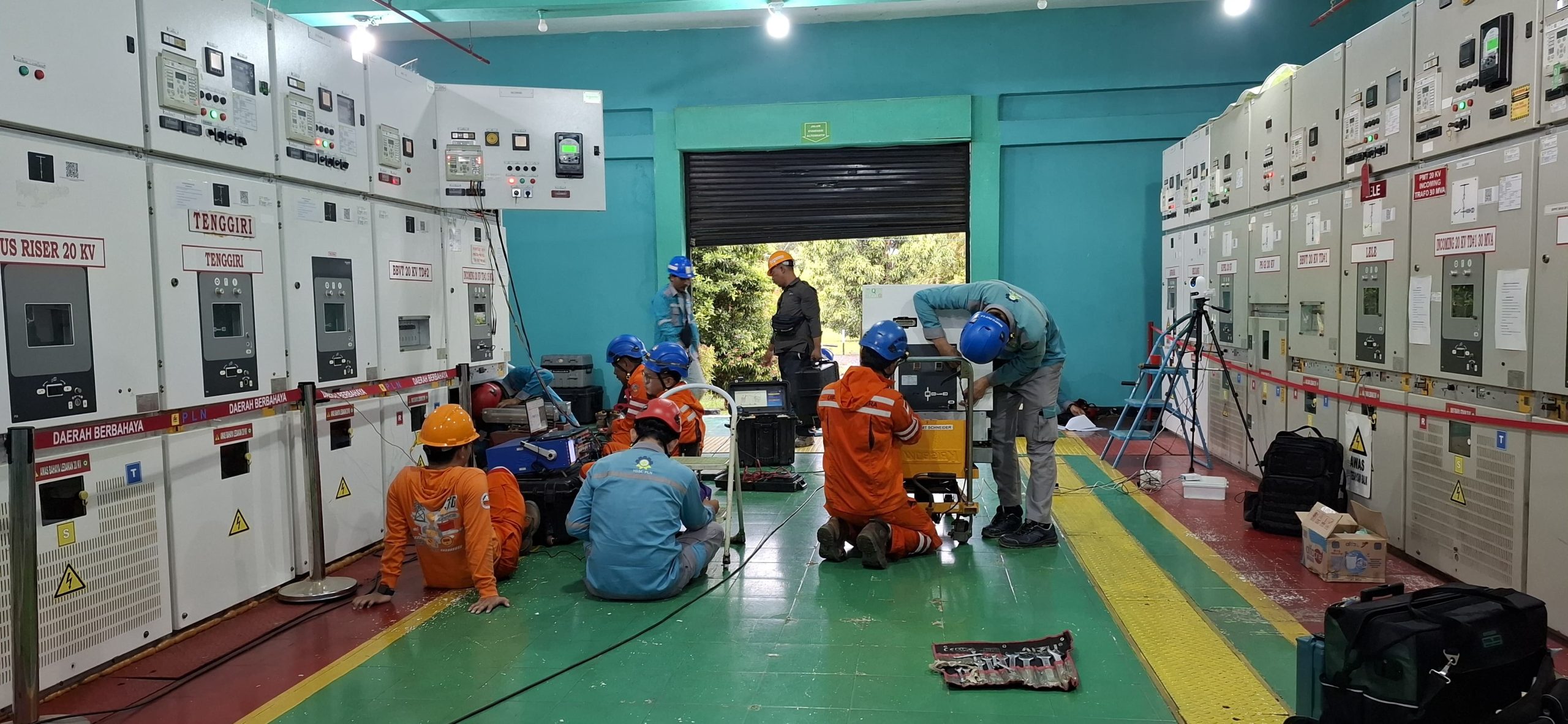 Demikan Kenyamanan dan Keandalan Listrik, PLN Perkuat Sistem Transmisi di Palembang